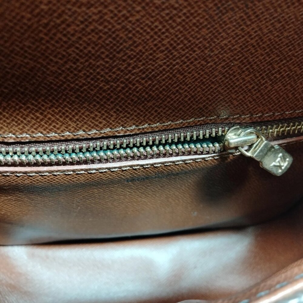 Authentic Louis Vuitton Saint Cloud Brown Monogram Shoulder Bag LCMON255-121925 - Picture 7 of 9